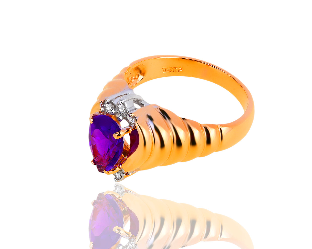 Завораживающее золотое кольцо с аметистом и бриллиантами 0.10ct 270519/10 Завораживающее золотое кольцо с аметистом и бриллиантами 0.10ct 270519/10