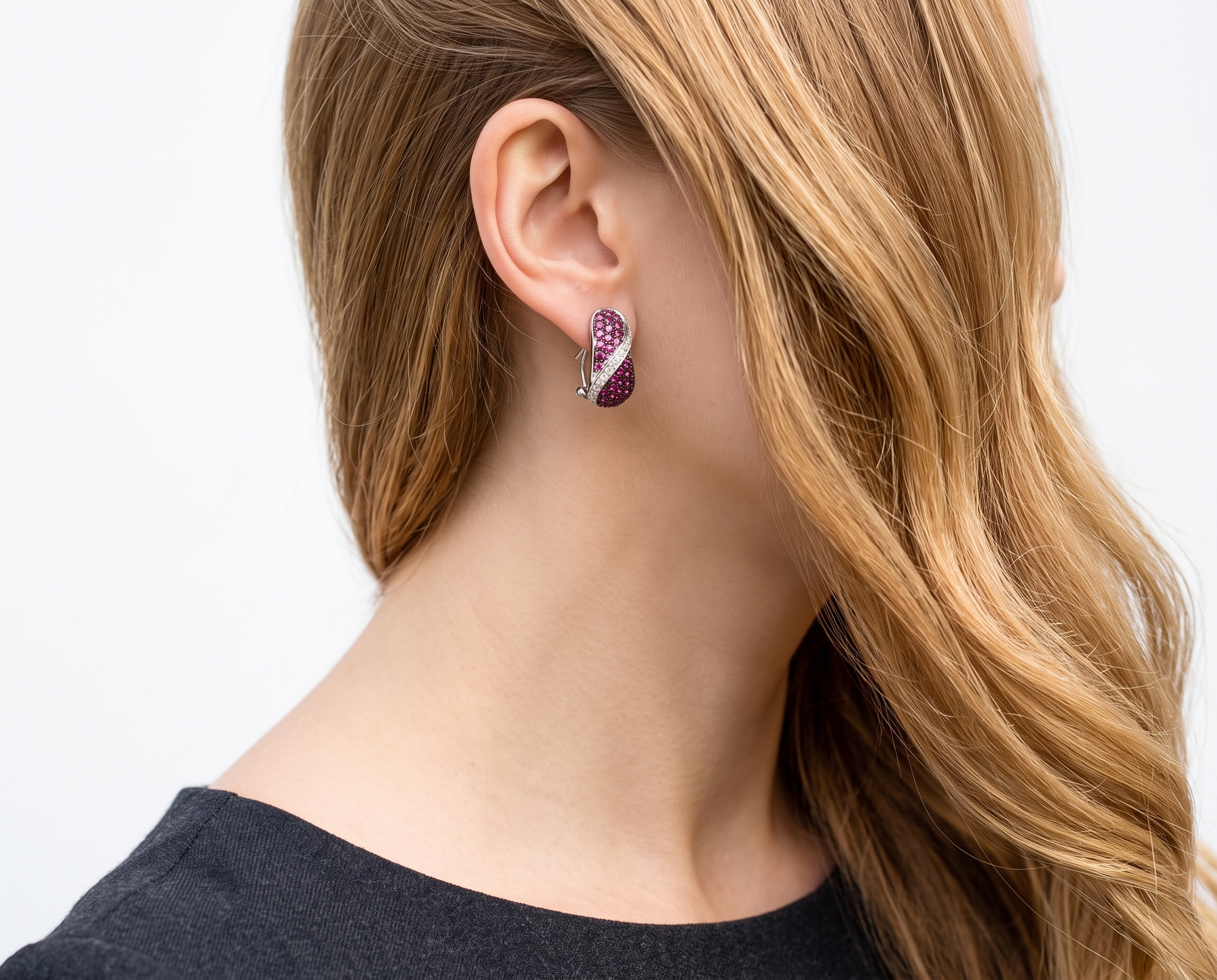 Золотые серьги с сапфирами 1.60ct и бриллиантами 0.12ct