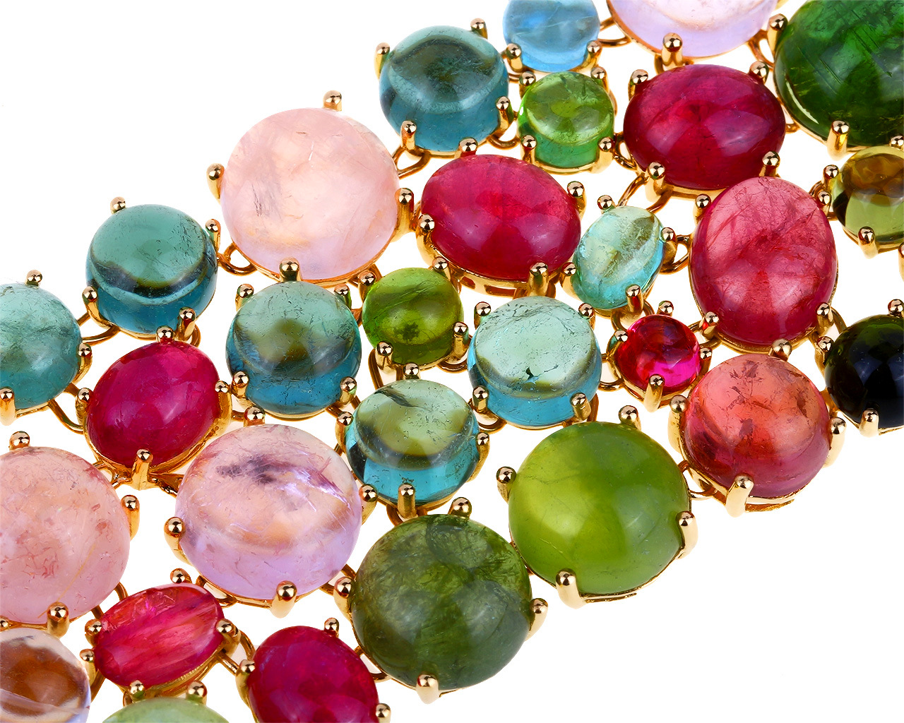 Коктейльный золотой браслет с цветными камнями