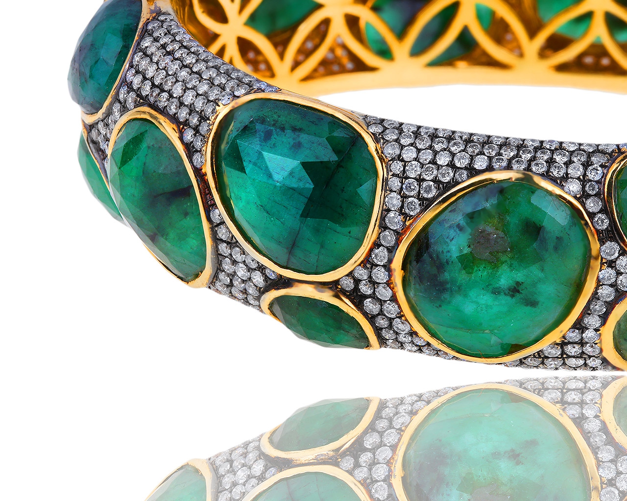 Золотой браслет с изумрудами 67.10ct и бриллиантами 7.20ct 081018/1