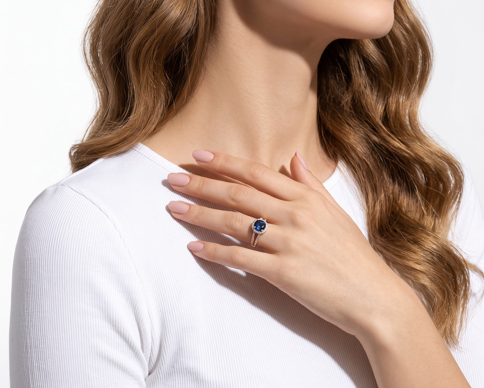 Золотое кольцо с сапфиром 1.75ct и бриллиантами 0.37ct