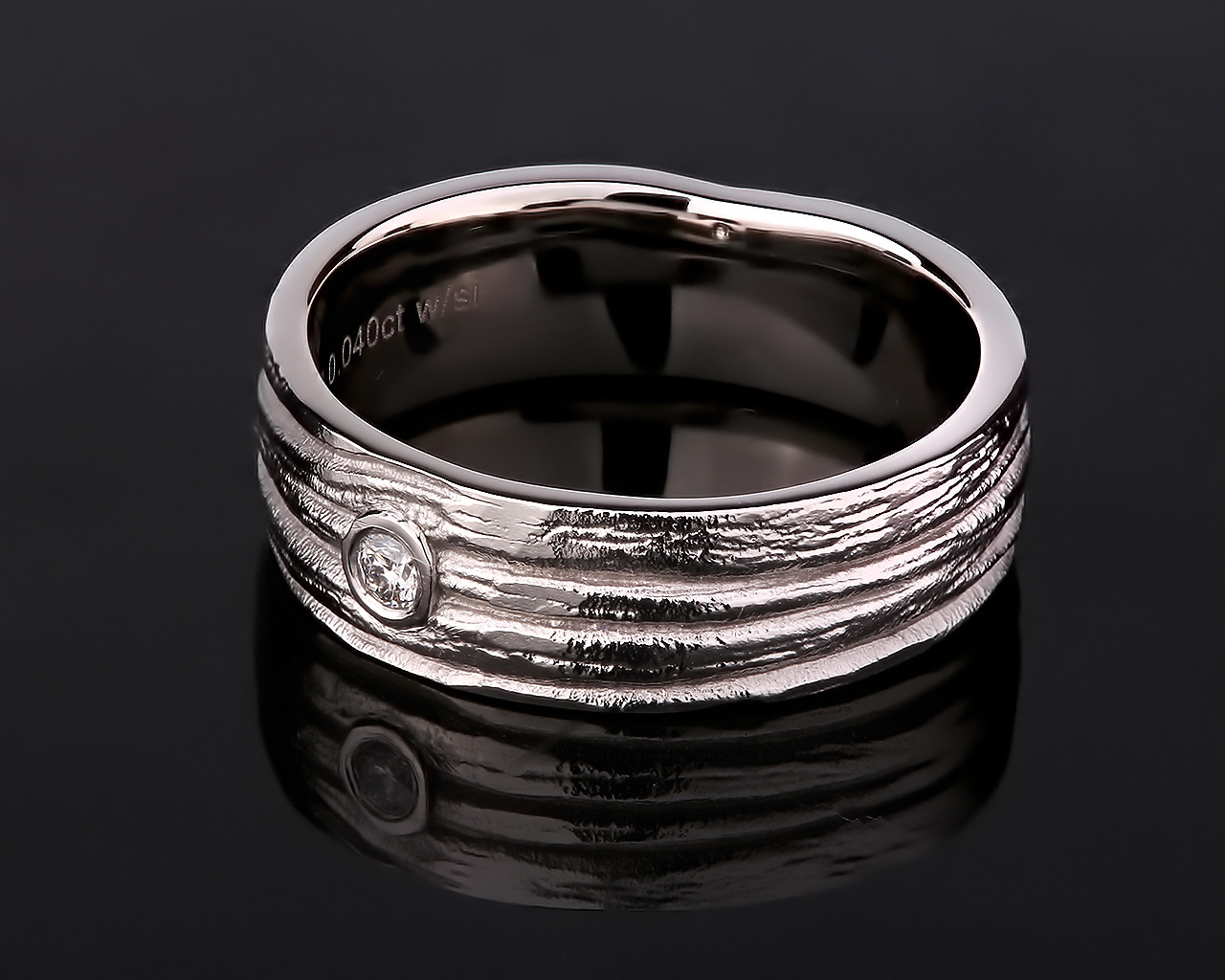 Уникальное платиновое кольцо с бриллиантом