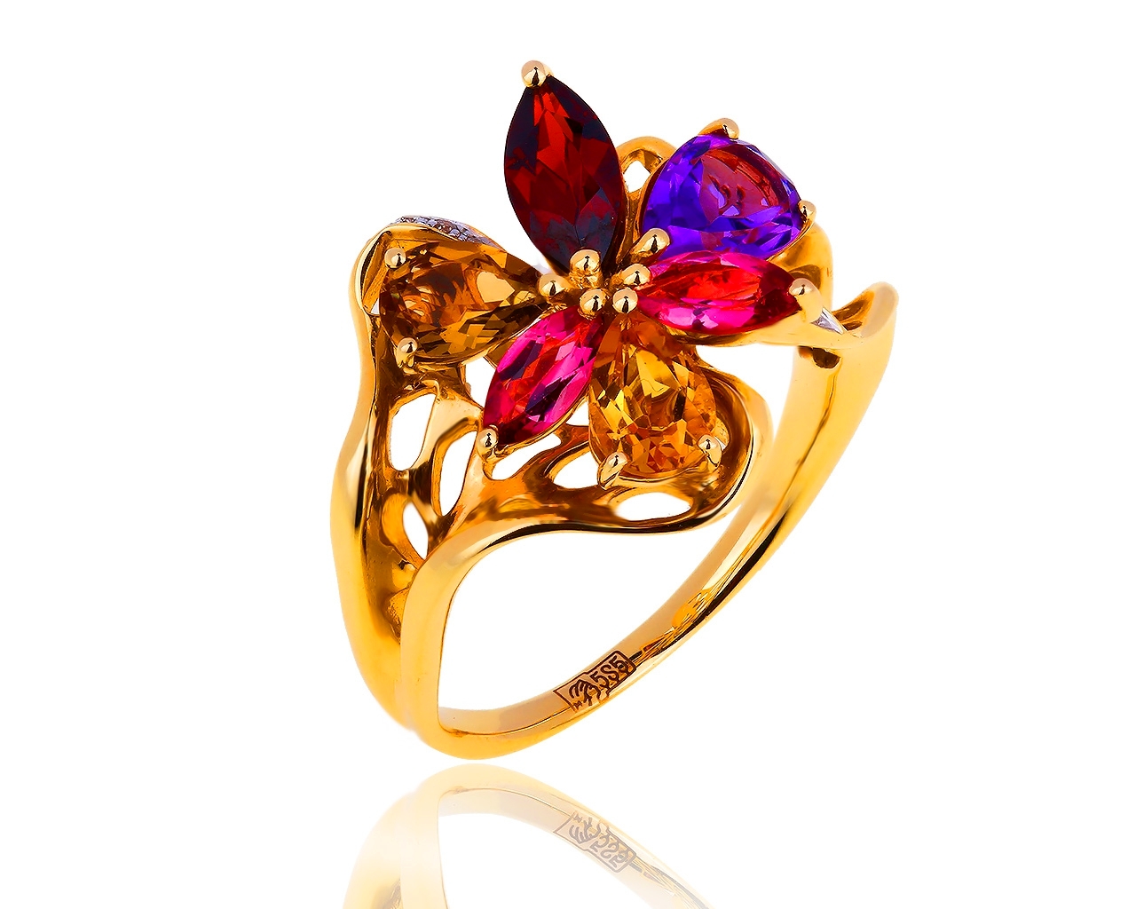 Золотое кольцо с цветными камнями и бриллиантами 0.04ct