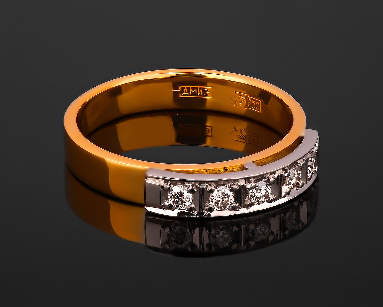 Необычное золотое кольцо с бриллиантами 0.13ct Необычное золотое кольцо с бриллиантами 0.13ct