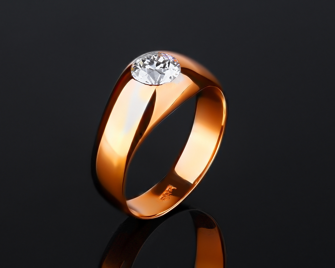 Безупречное золотое кольцо с бриллиантом 0.60ct