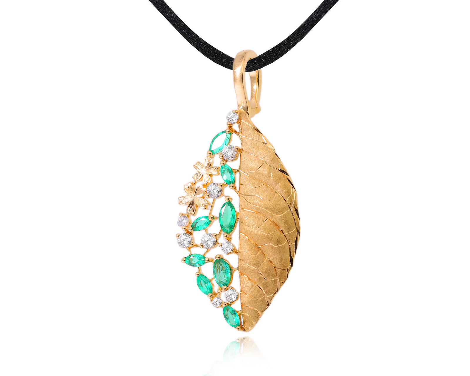 Золотой кулон-брошь с изумрудами 0.89ct и бриллиантами 0.35ct