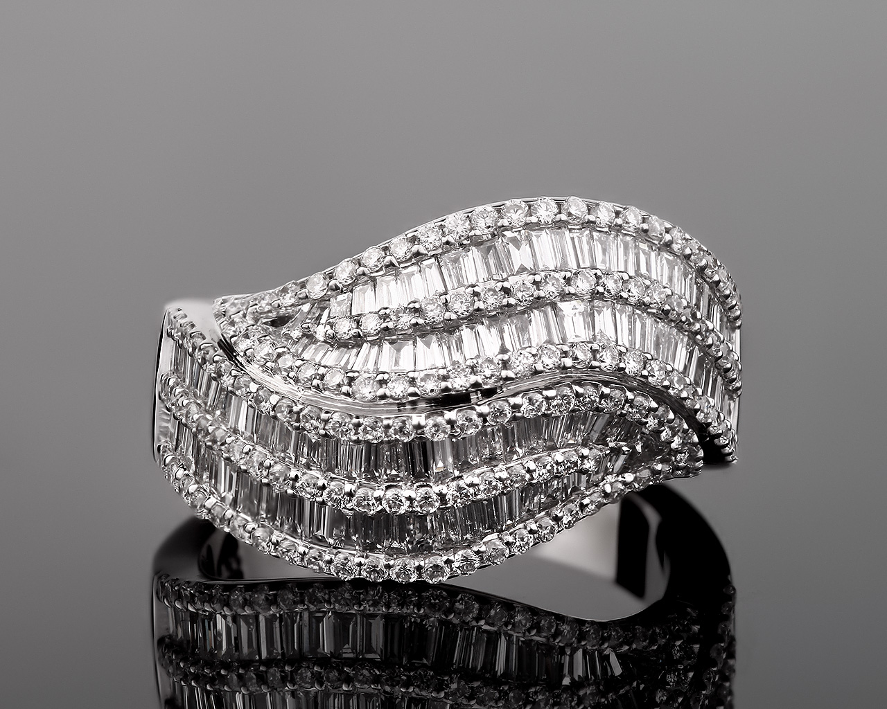 Шикарное бриллиантовое кольцо 3.01ct Atasai