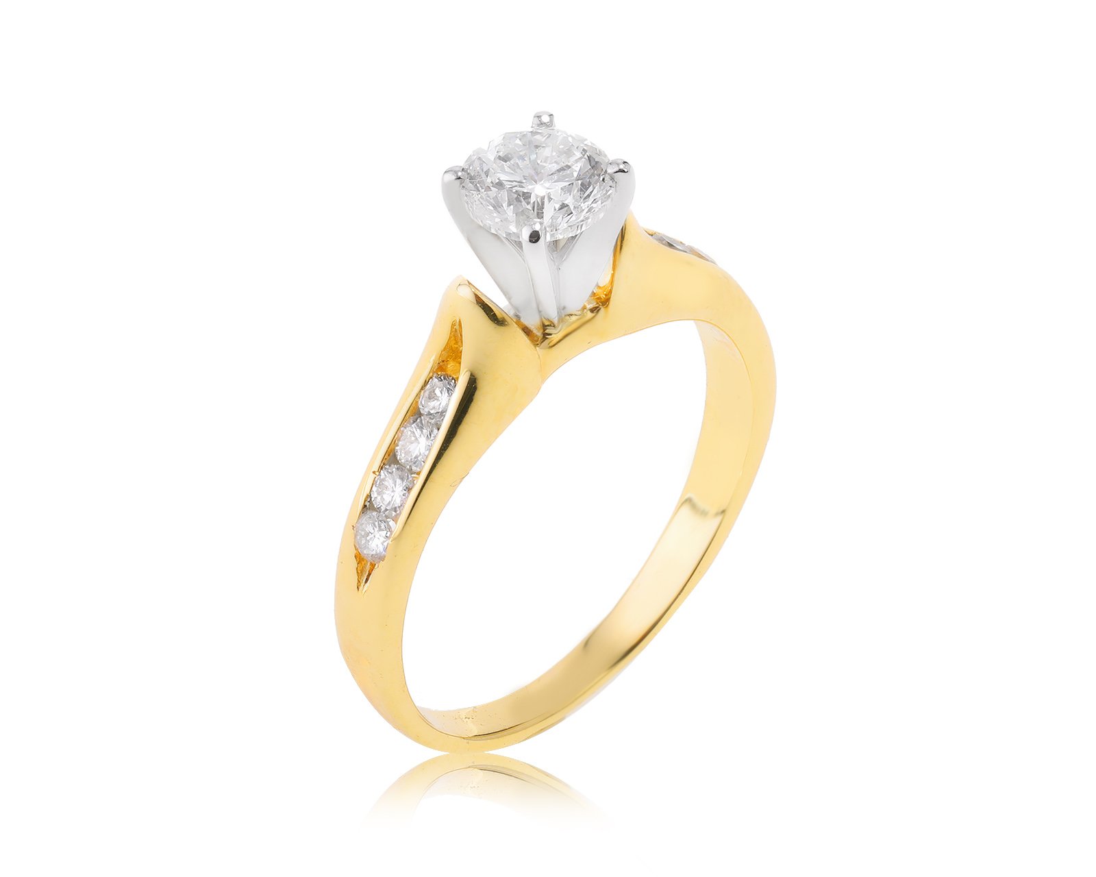 Золотое кольцо с бриллиантами 0.64ct
