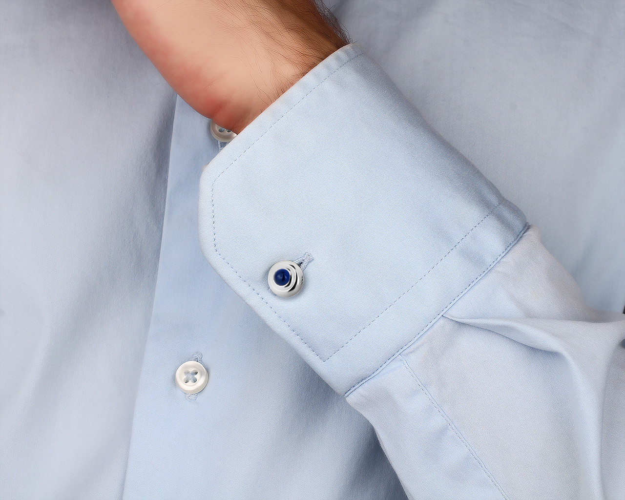 Оригинальные золотые запонки с сапфирами 2.02ct Chopard