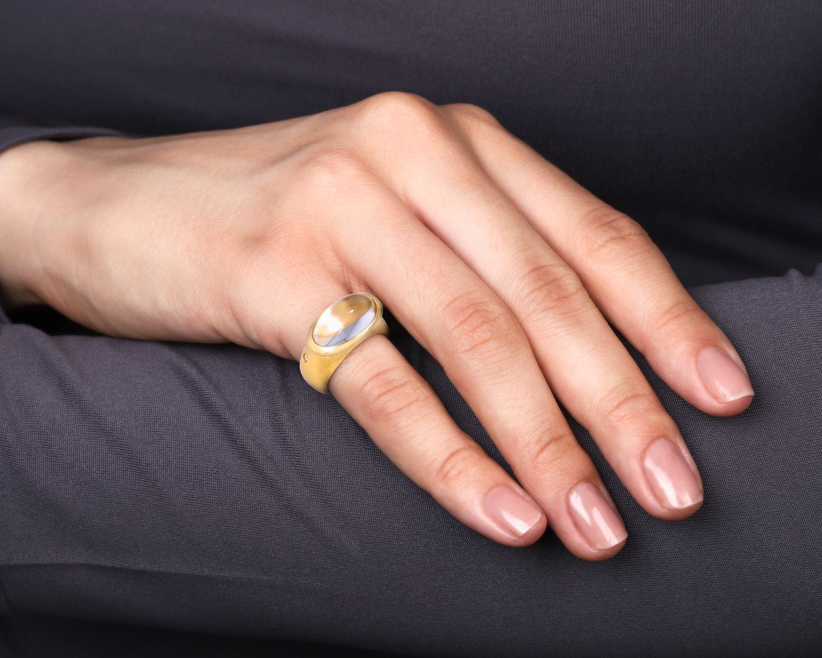 Оригинальное золотое кольцо с хрусталем 3.50ct H.Stern