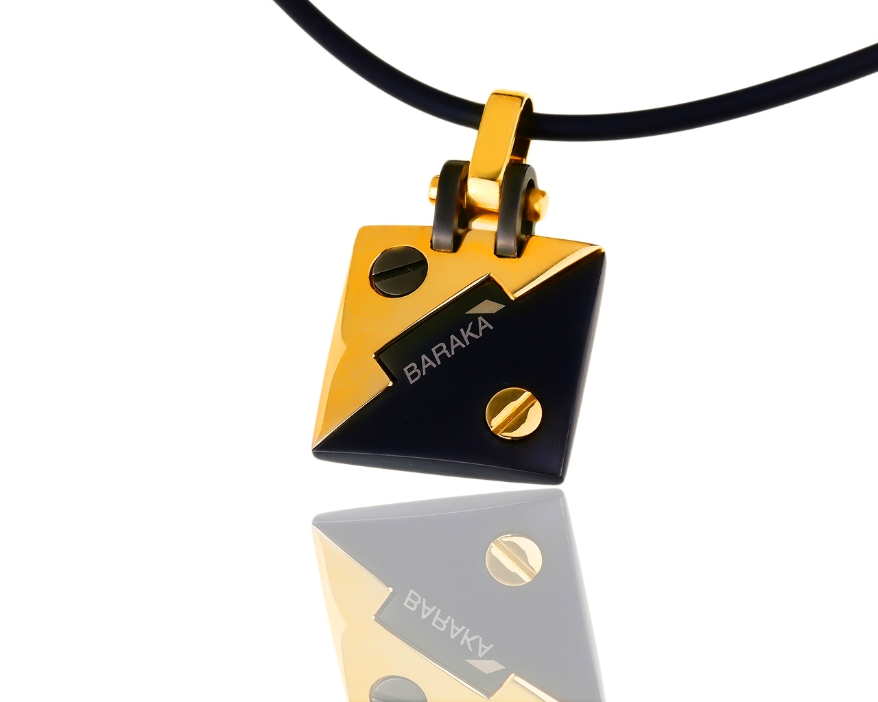 Оригинальная золотая подвеска на шнурке Baraka 140118/2