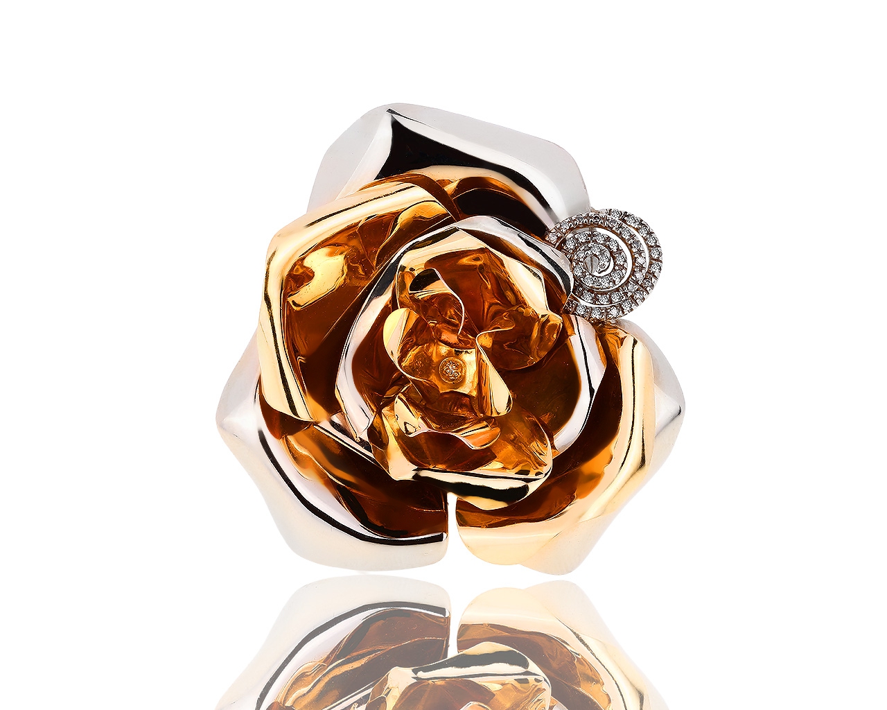 Красивое золотое кольцо с бриллиантами 0.15ct H.Stern