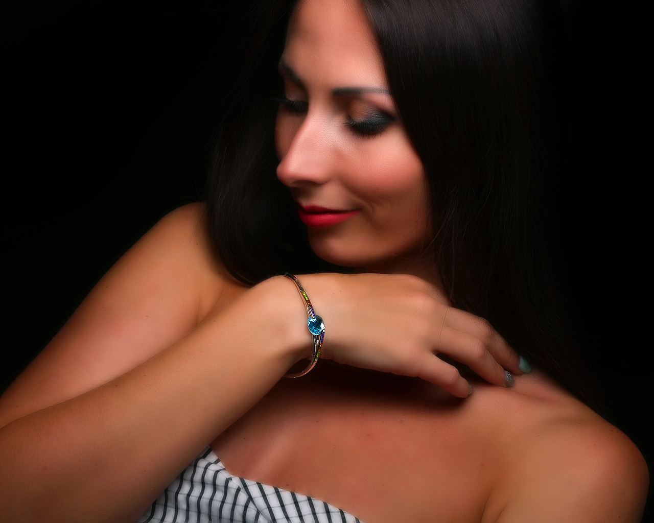 Золотой браслет с цветными камнями Guy Laroche