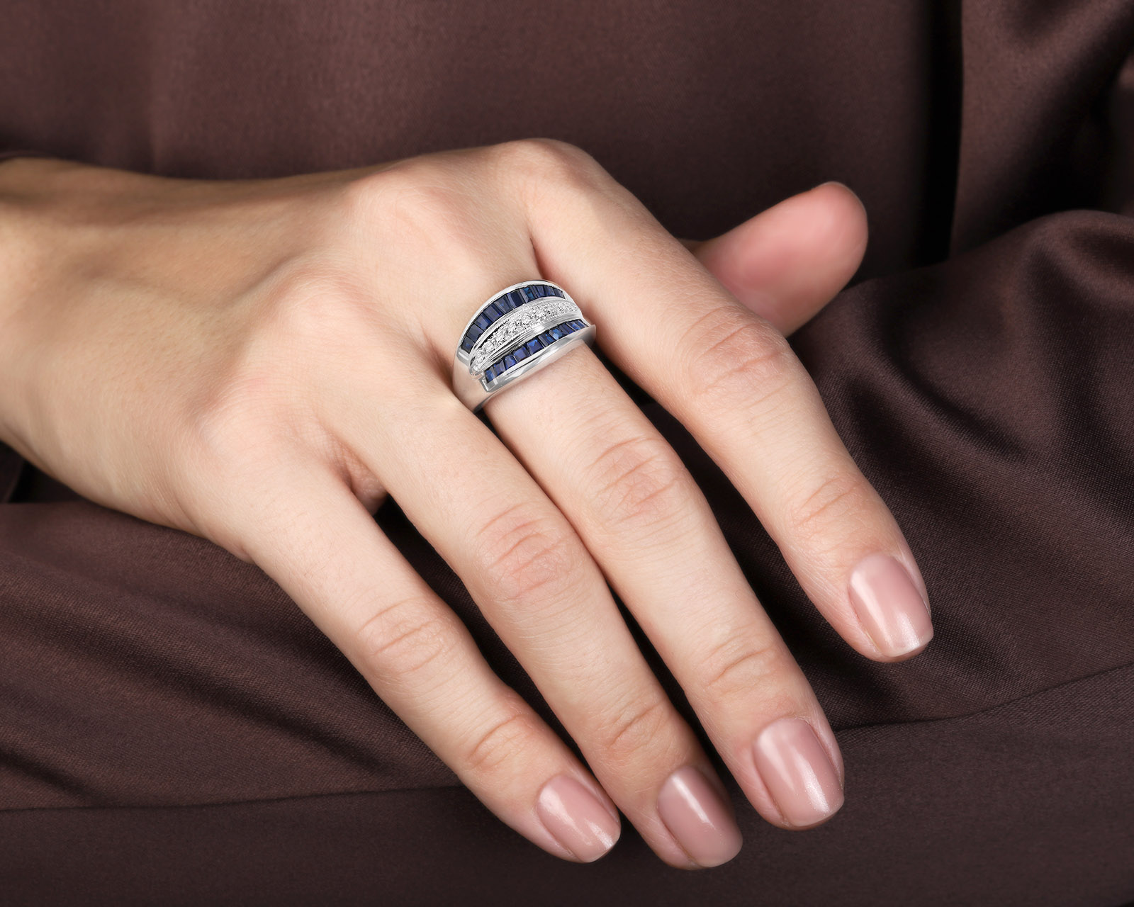 Золотое кольцо с сапфирами 1.60ct и бриллиантами 0.07ct
