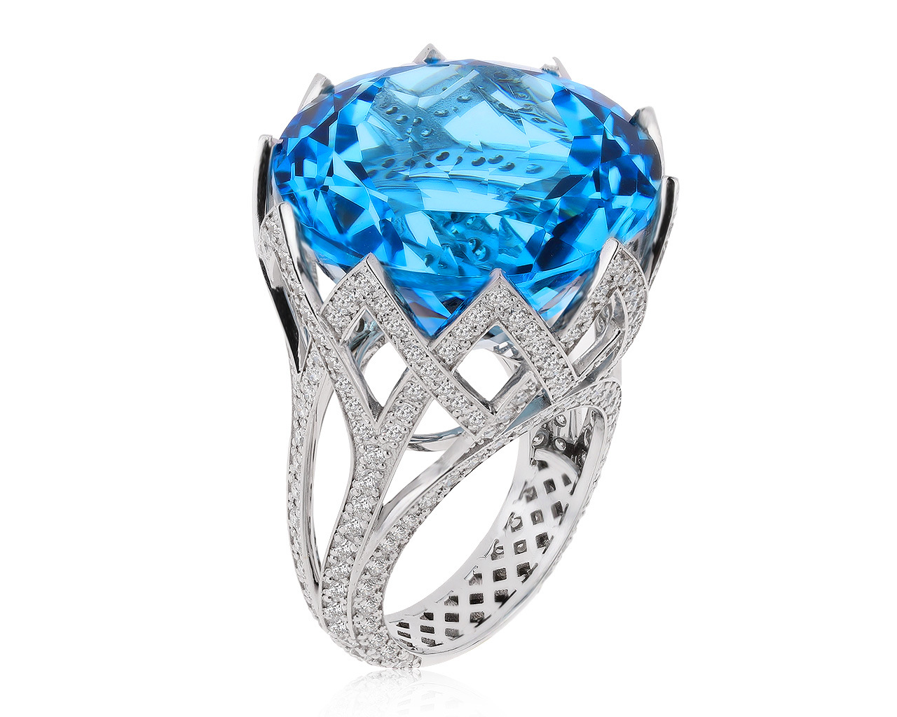Волшебное золотое кольцо с топазом 39.90ct 150720/11 Волшебное золотое кольцо с топазом 39.90ct 150720/11