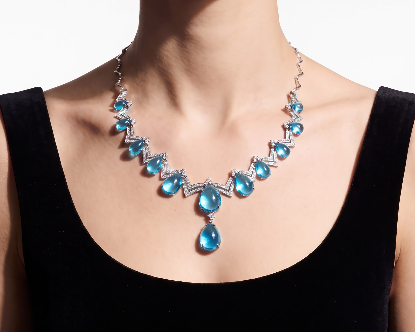 Оригинальное золотое колье с топазами 101.25ct Lykov`s Jewellery