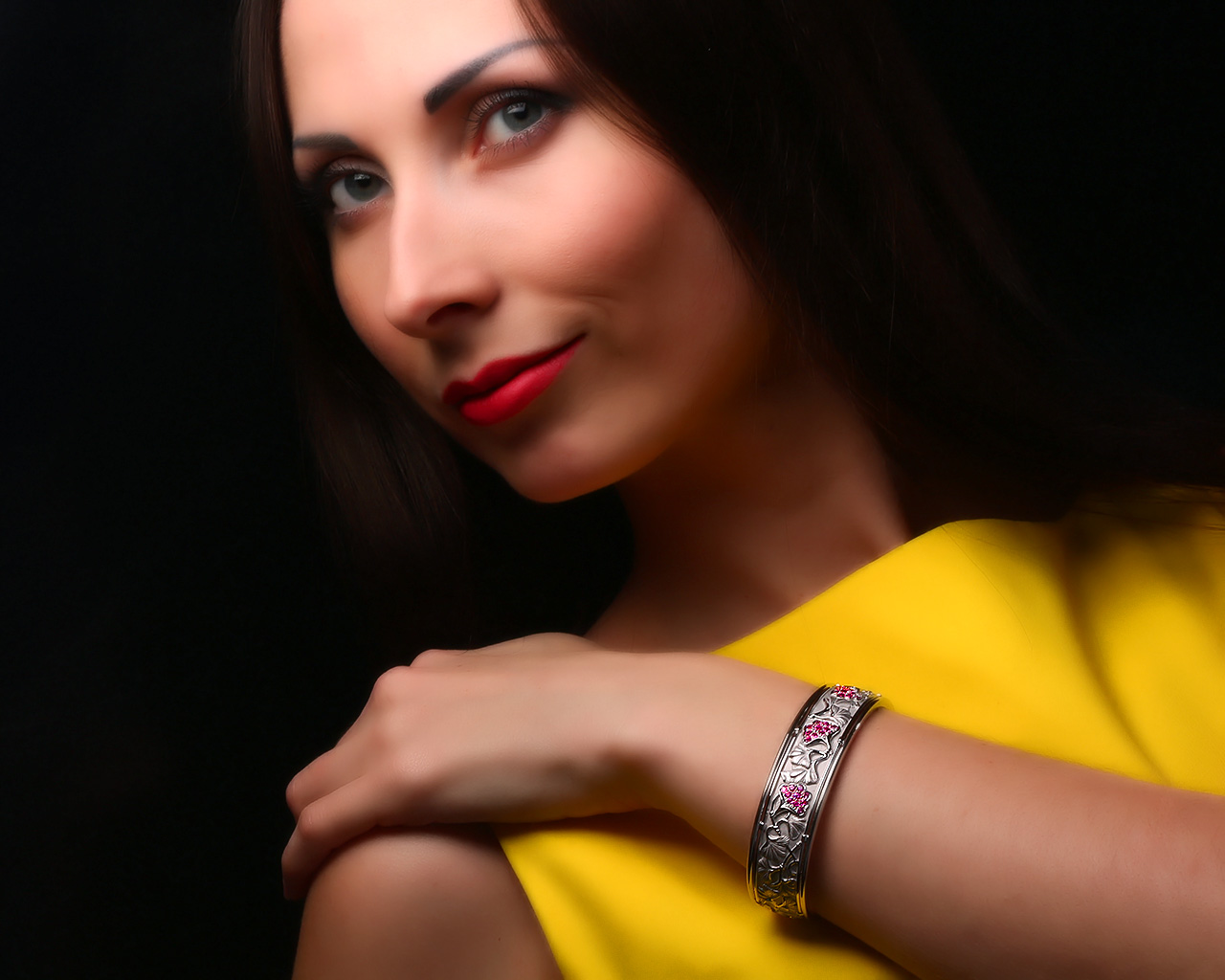 Золотой браслет с сапфирами Carrera y Carrera