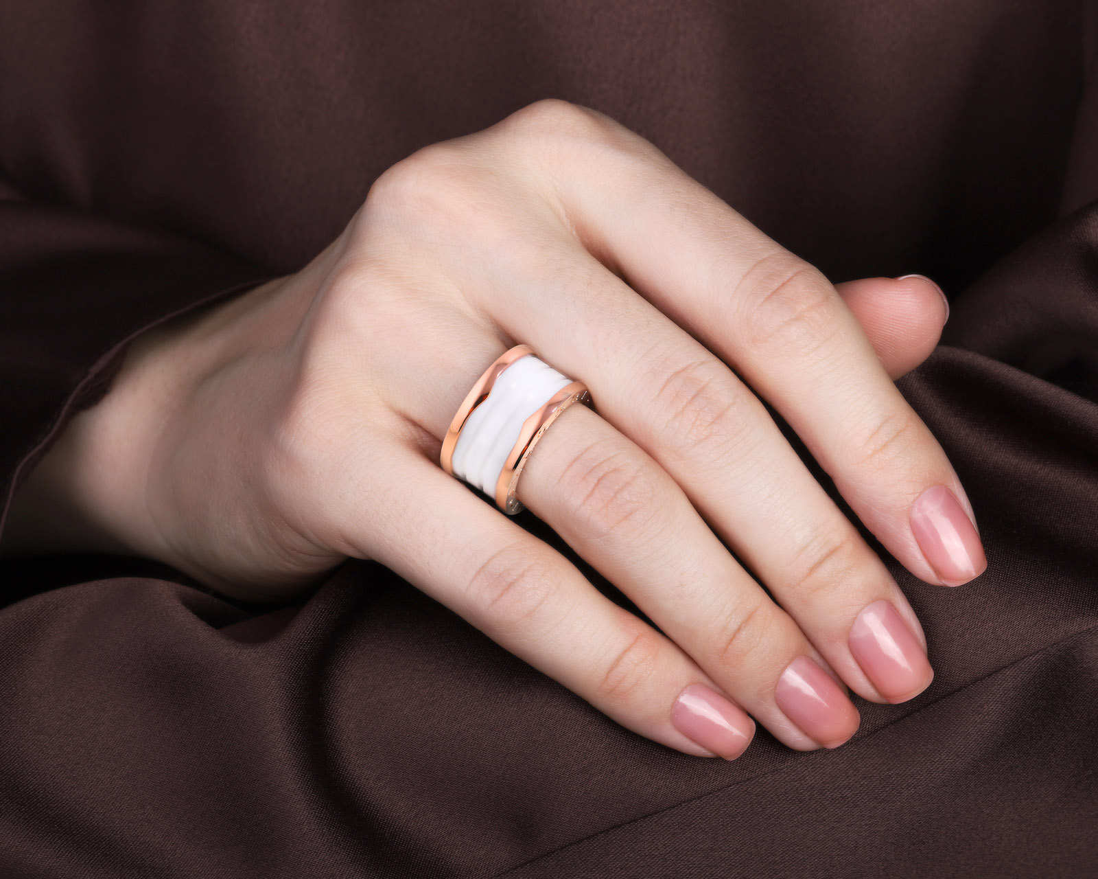 Оригинальное золотое кольцо Bvlgari B.Zero1