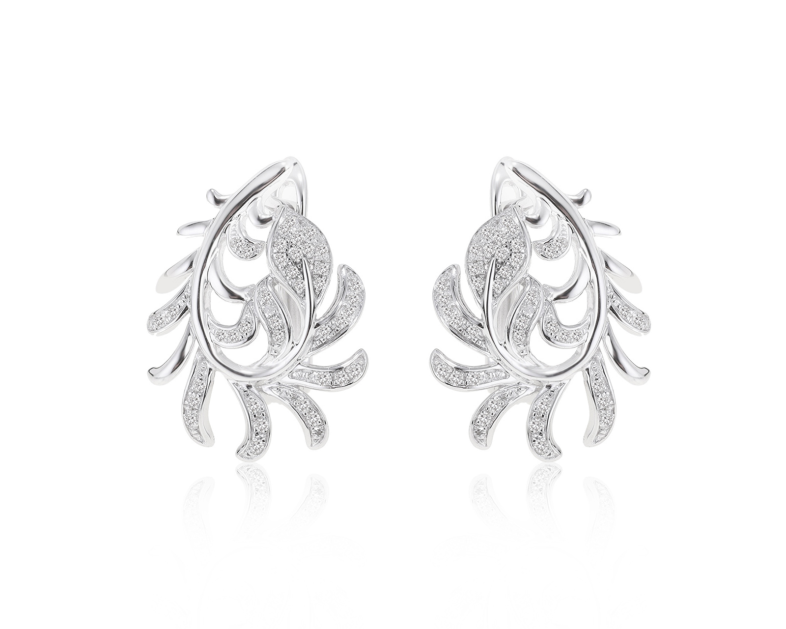 Красивые золотые серьги с бриллиантами 0.47ct