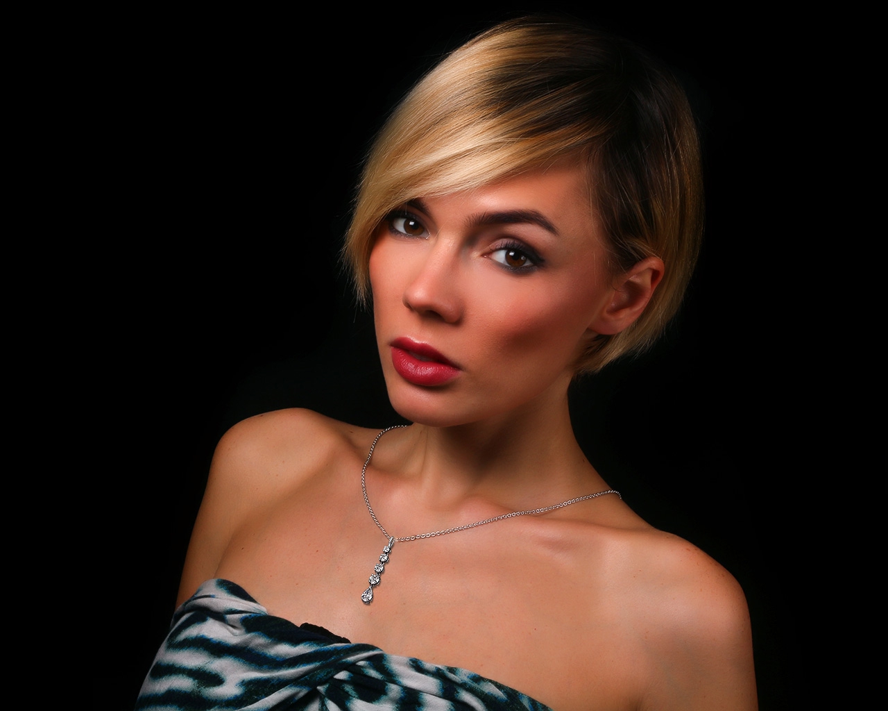 Изысканная золотая подвеска с бриллиантами 1.91ct