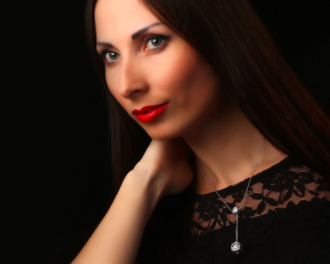 Оригинальное золотое колье с бриллиантами 1.30ct