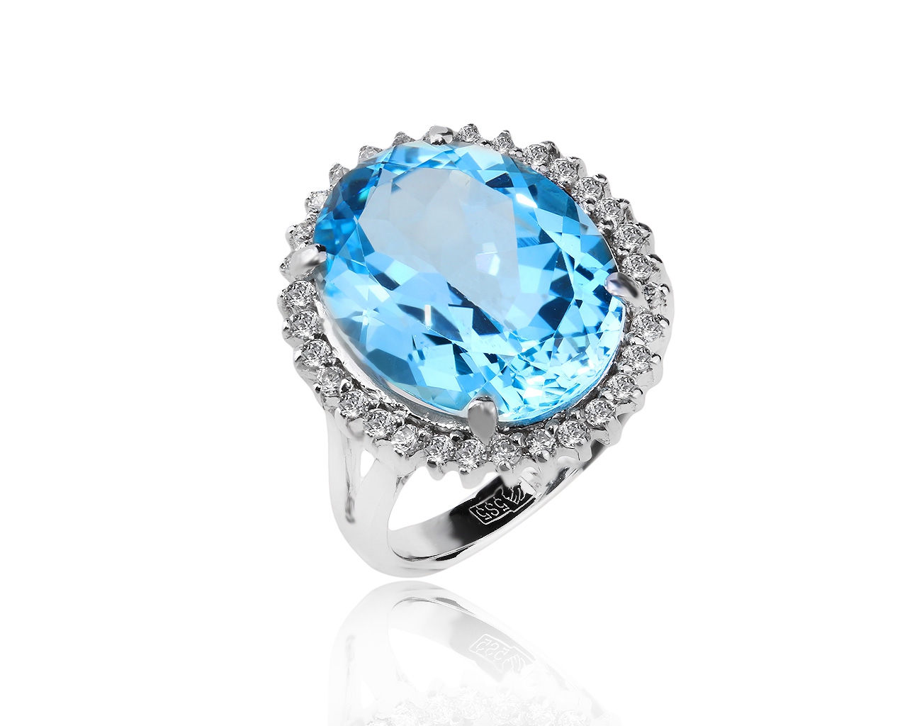Золотое кольцо с бриллиантами 0.23ct и топазом 9.03ct 130519/3