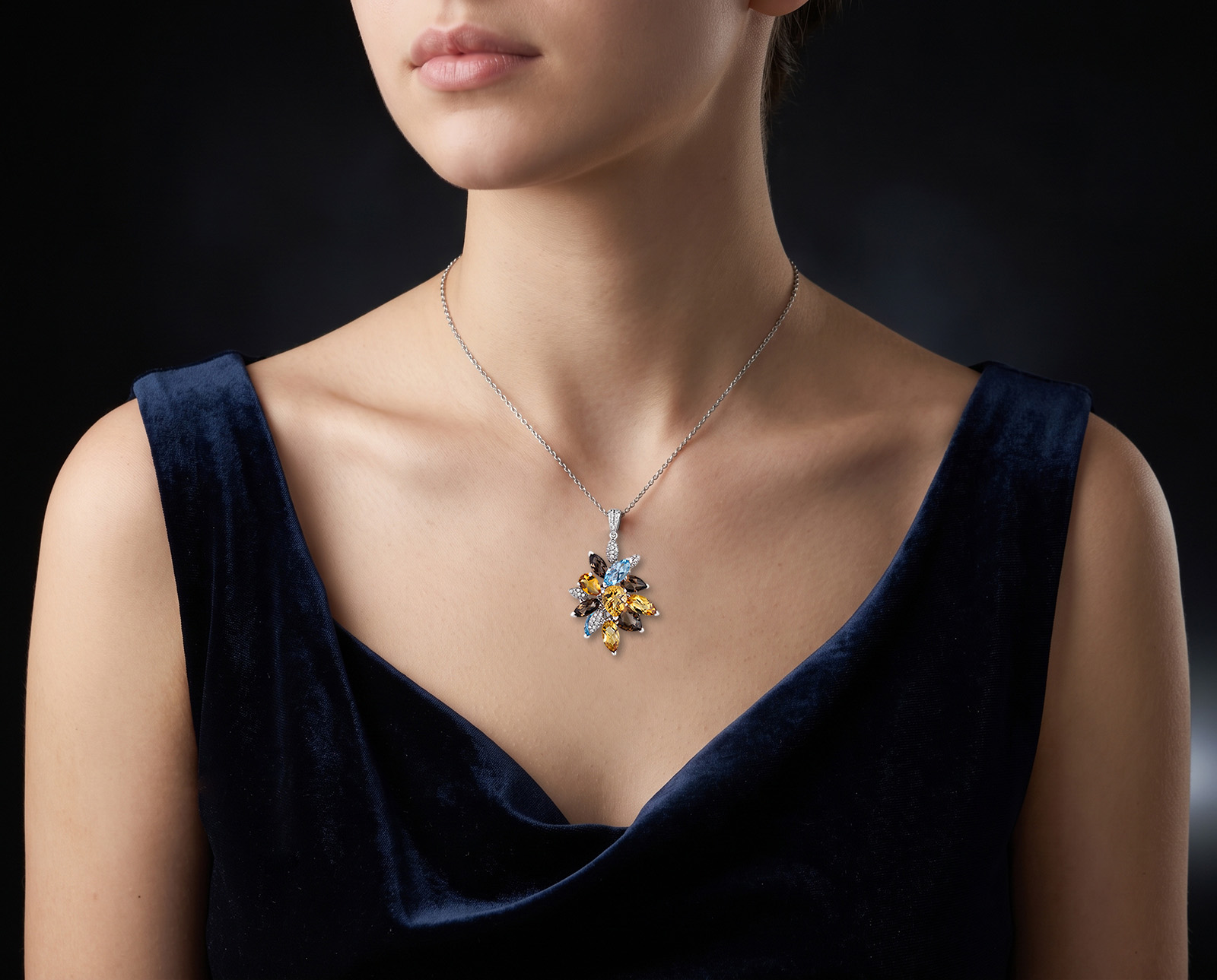 Оригинальный золотой кулон с цветными камнями 16.56ct Damas