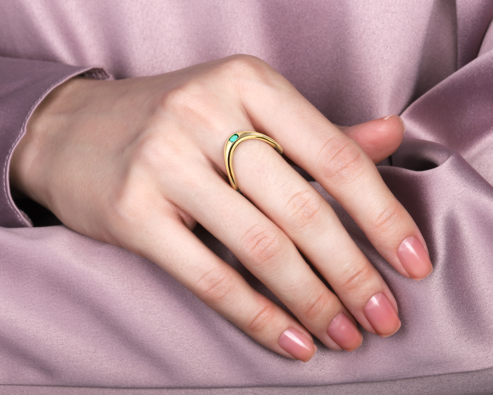 Золотое кольцо с изумрудом 0.17ct Evgeny Matveev