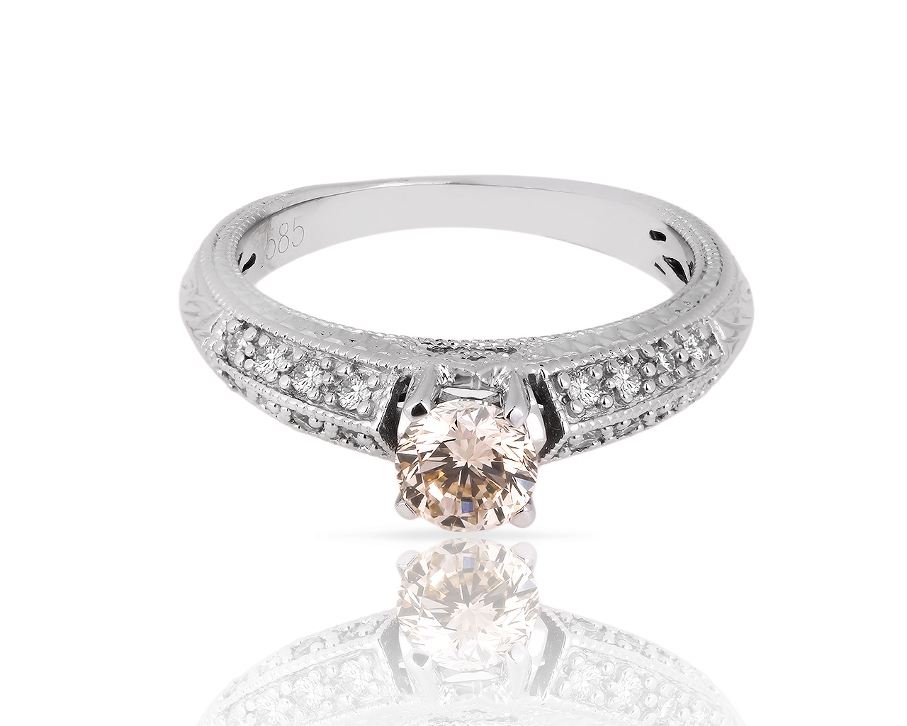 Красивое золотое кольцо с бриллиантами 0.59ct