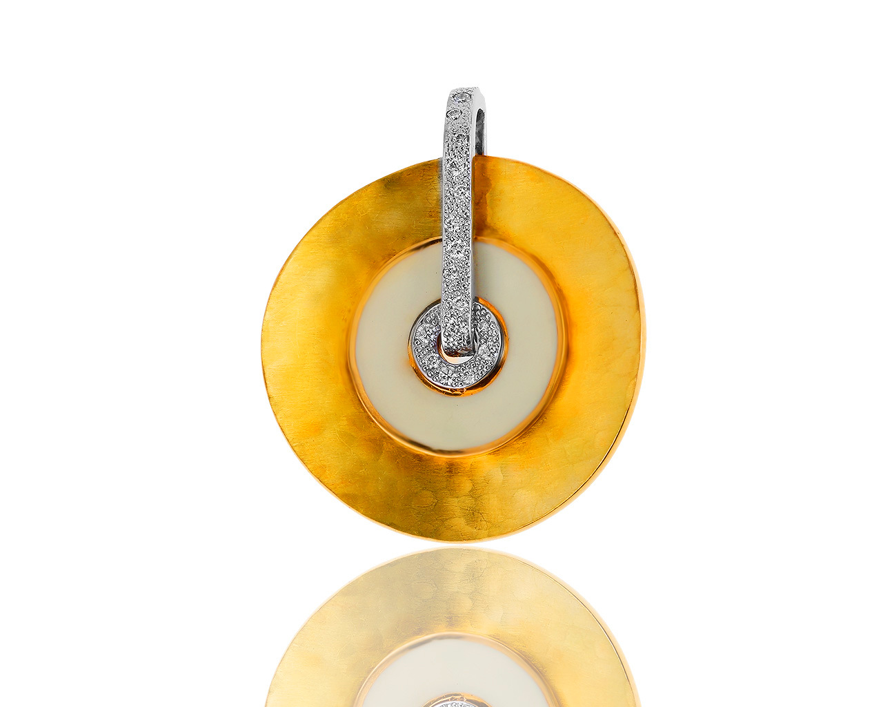 Оригинальный золотой кулон с эмалью и бриллиантами 0.10ct Roberto Bravo 250419/29