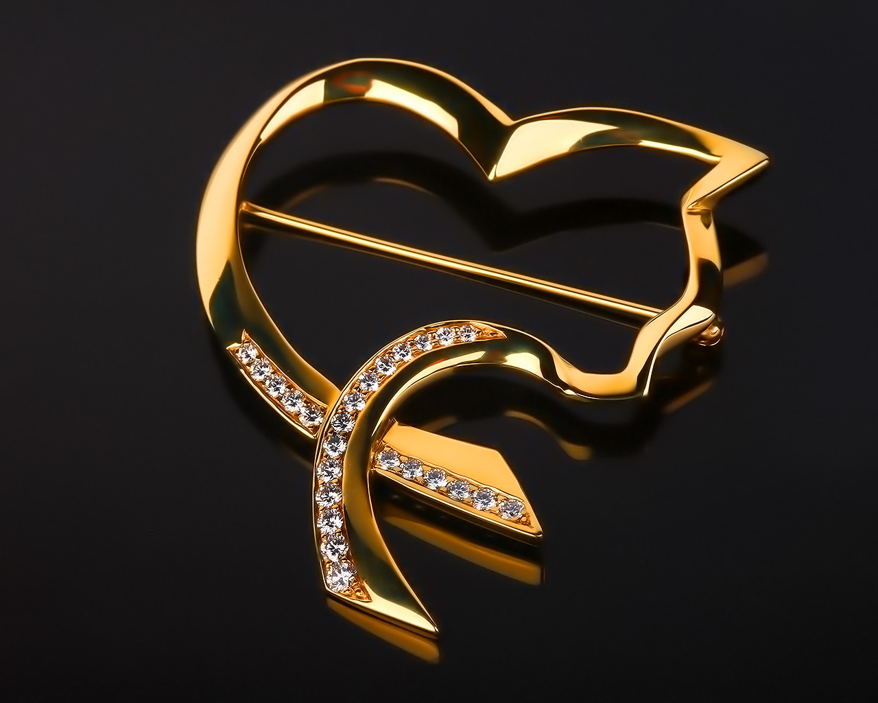 Изящная золотая брошь с бриллиантам 0.80ct Tiffany&Co Изящная золотая брошь с бриллиантам 0.80ct Tiffany&Co