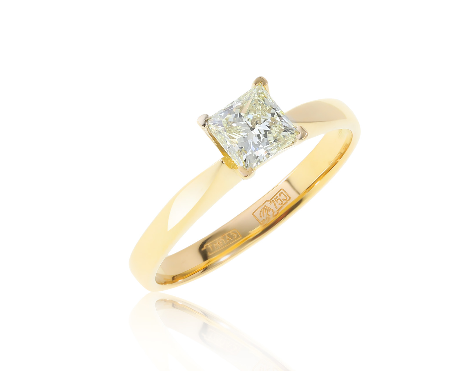 Роскошное золотое кольцо с бриллиантом 0.66ct