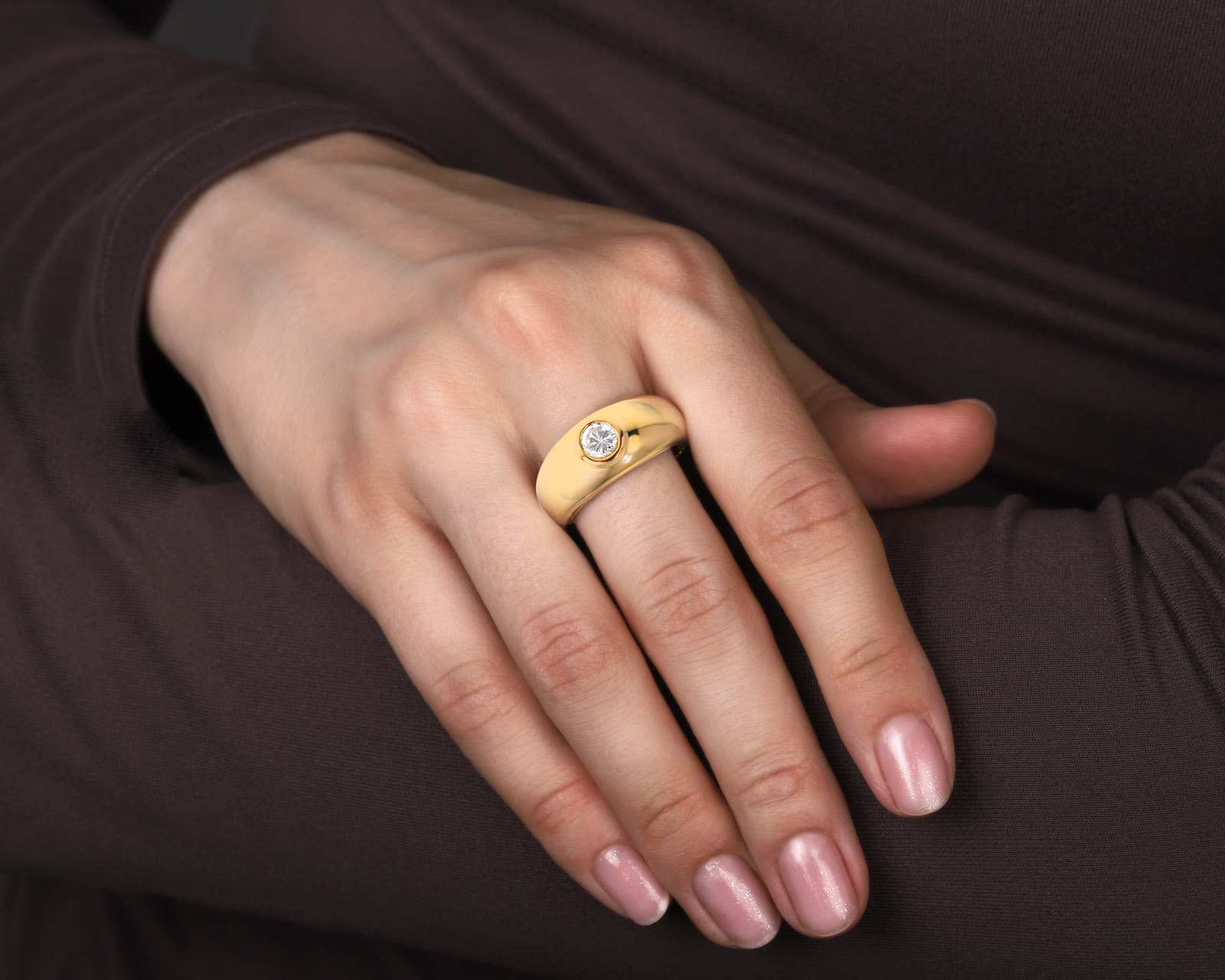 Золотое кольцо с бриллиантом 0.75ct