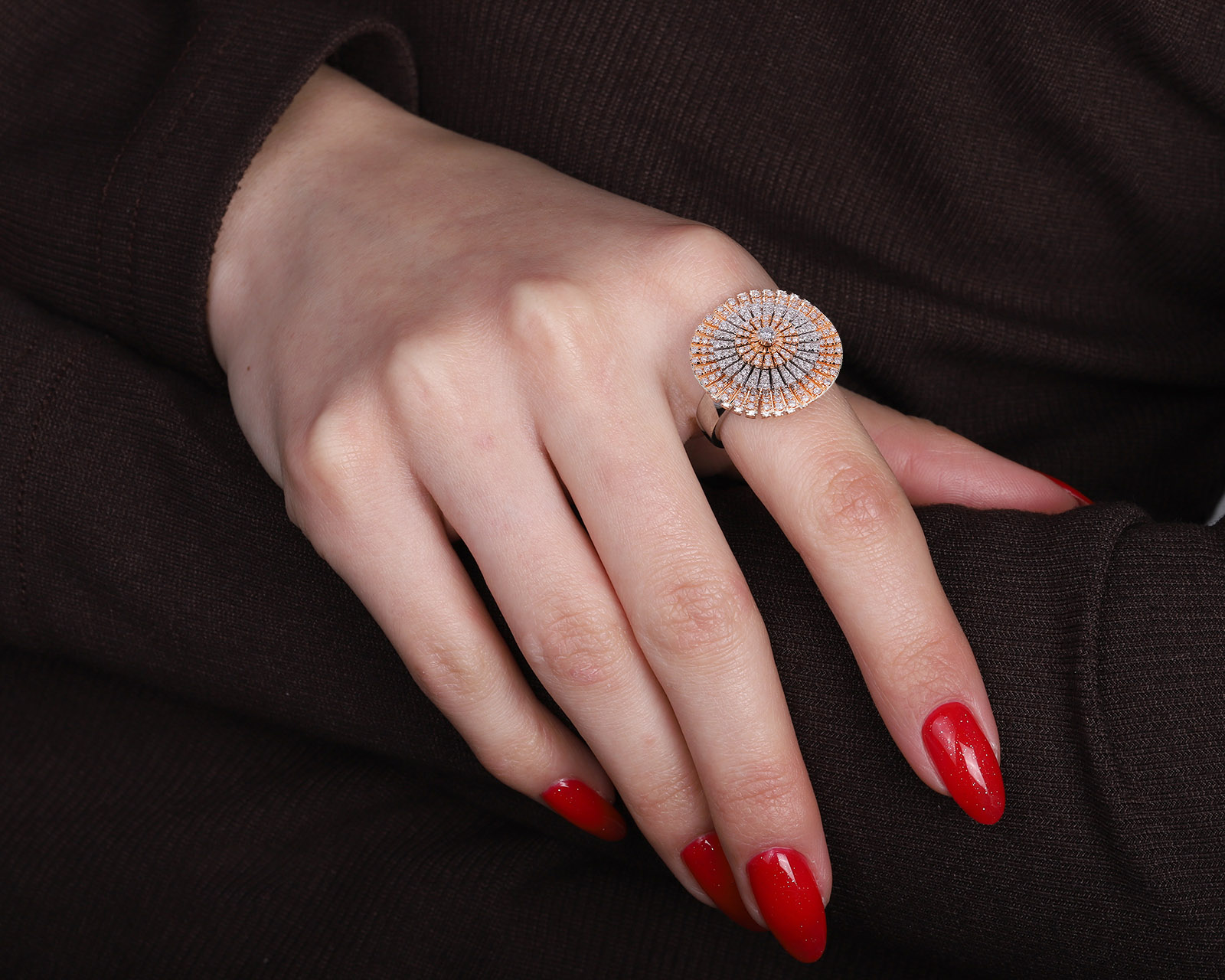 Золотое кольцо с бриллиантами 0.68ct