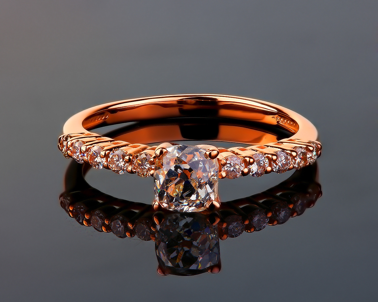 Старинное золотое кольцо с бриллиантами 141016/13