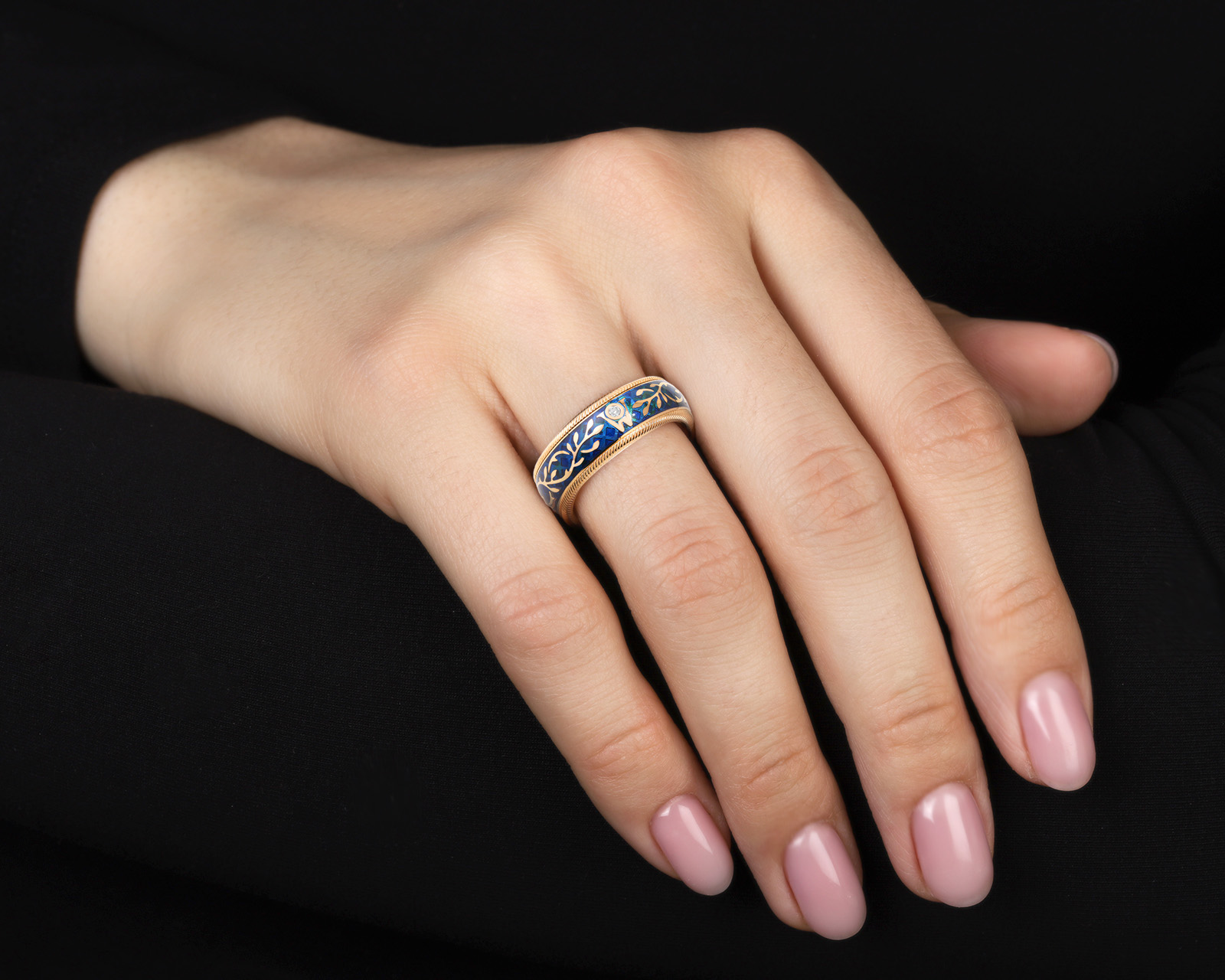 Оригинальное золотое кольцо с эмалью Wellendorf