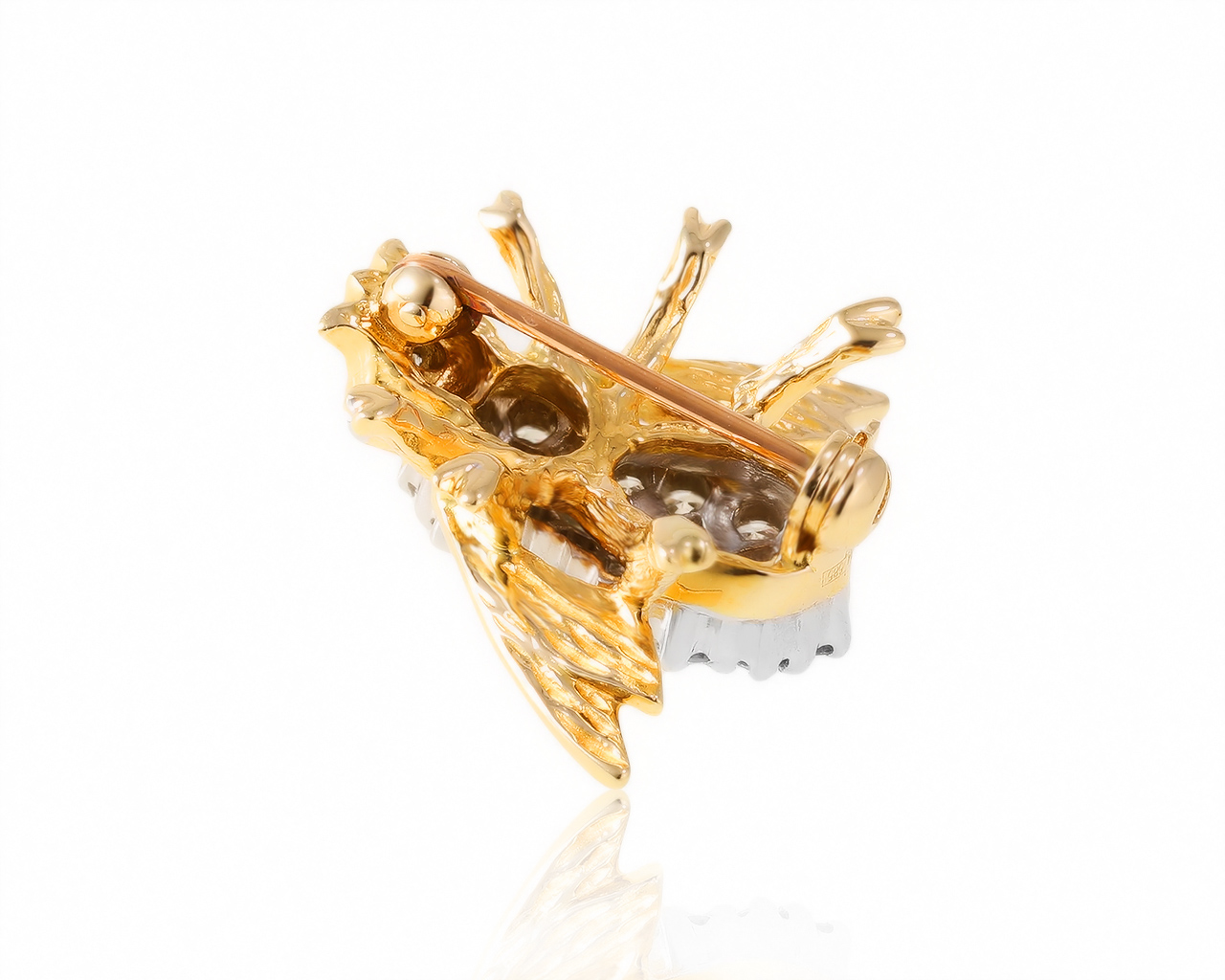 Завораживающая золотая брошь с бриллиантами 0.75ct