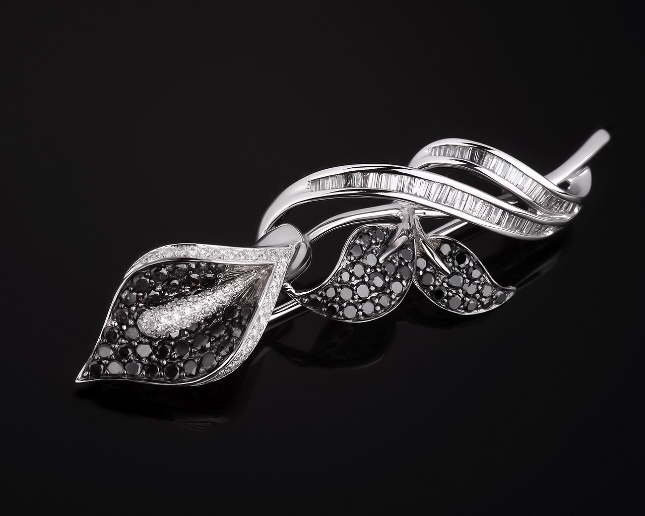 Роскошная золотая брошь с бриллиантами 2.14ct 151217/9