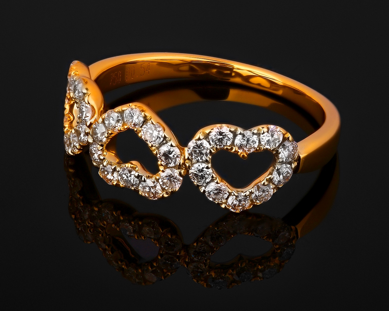 Романтичное золотое кольцо с бриллиантами 0.54ct