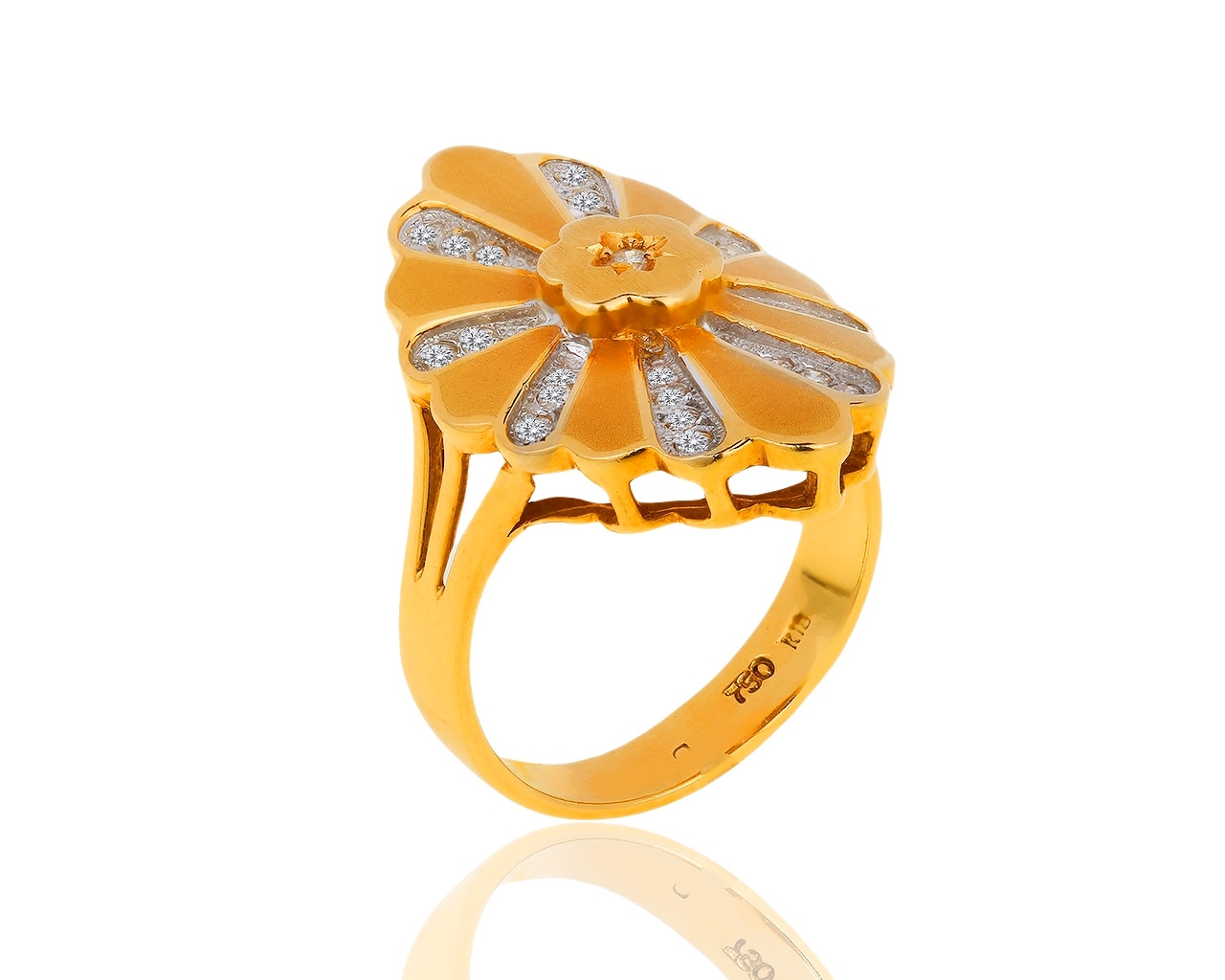 Необычное золотое кольцо с бриллиантами 0.20ct