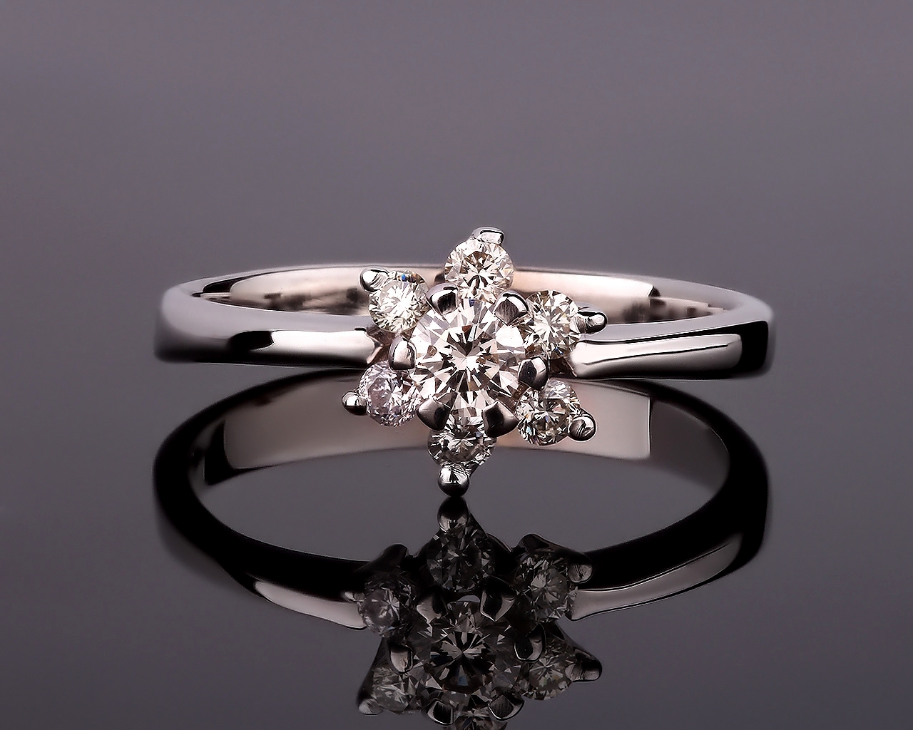 Утонченное золотое кольцо с бриллиантами 0.28ct 130817/10 Утонченное золотое кольцо с бриллиантами 0.28ct 130817/10