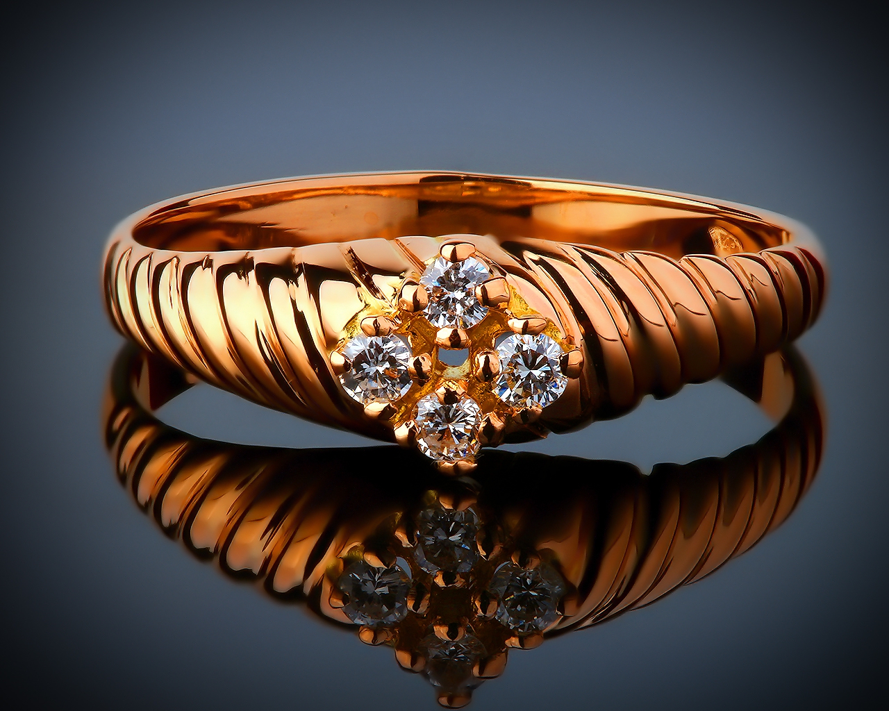 Необычное золотое кольцо с бриллиантами 0.11ct 250916/4 Необычное золотое кольцо с бриллиантами 0.11ct 250916/4