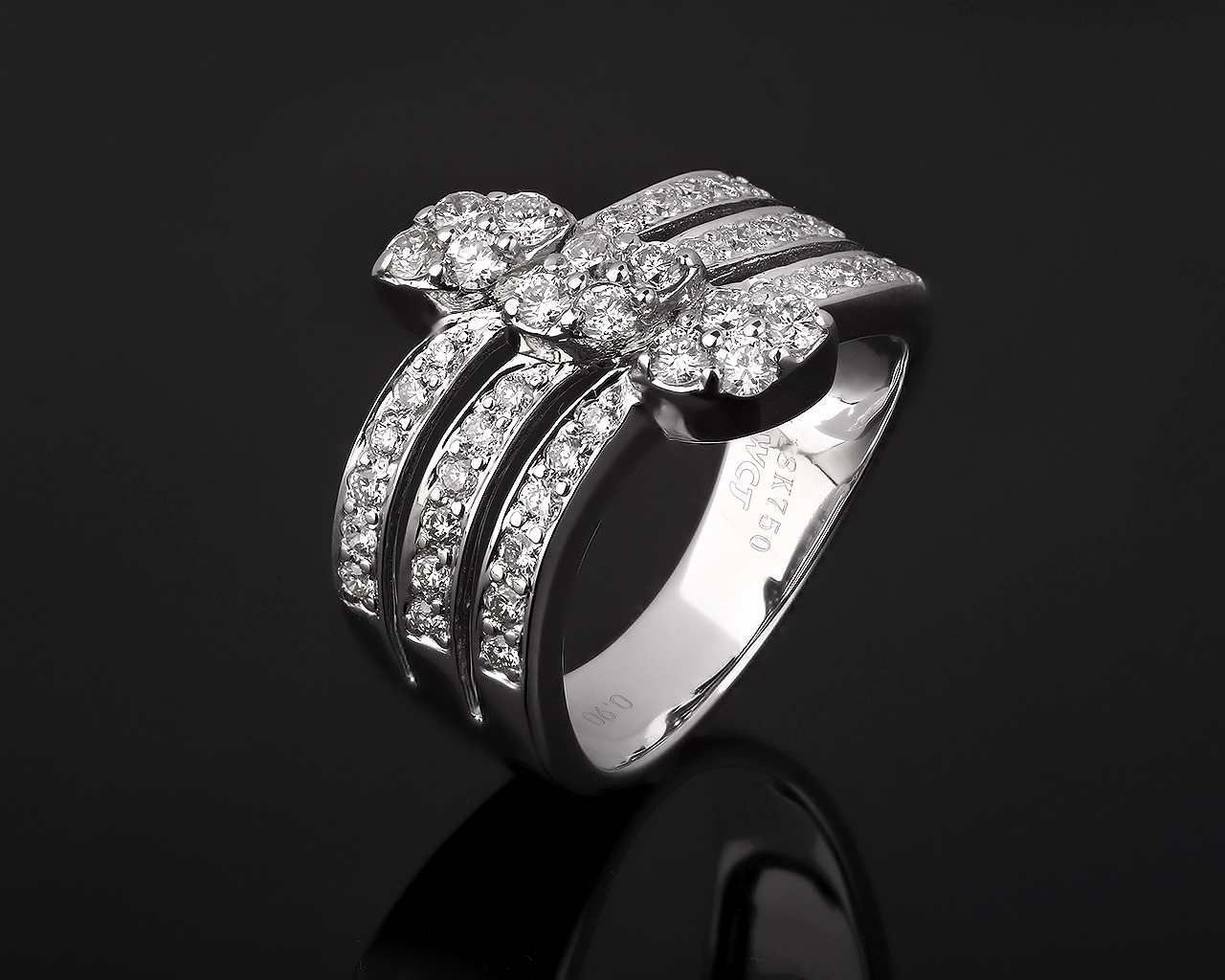 Достойное золотое кольцо с бриллиантами 0.90ct
