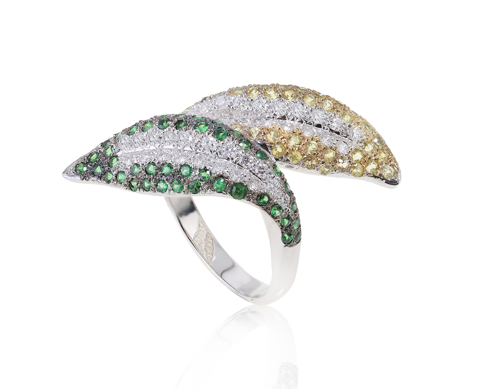 Золотое кольцо с сапфирами 0.68ct и тсаворитами 0.54ct 250424/1