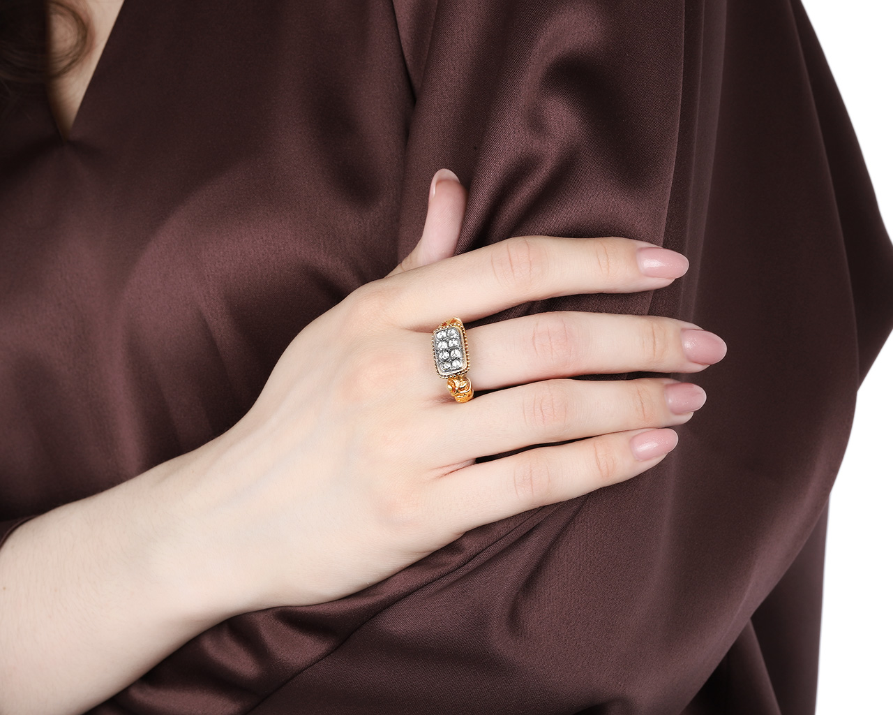 Превосходное золотое кольцо с бриллиантами 0.65ct
