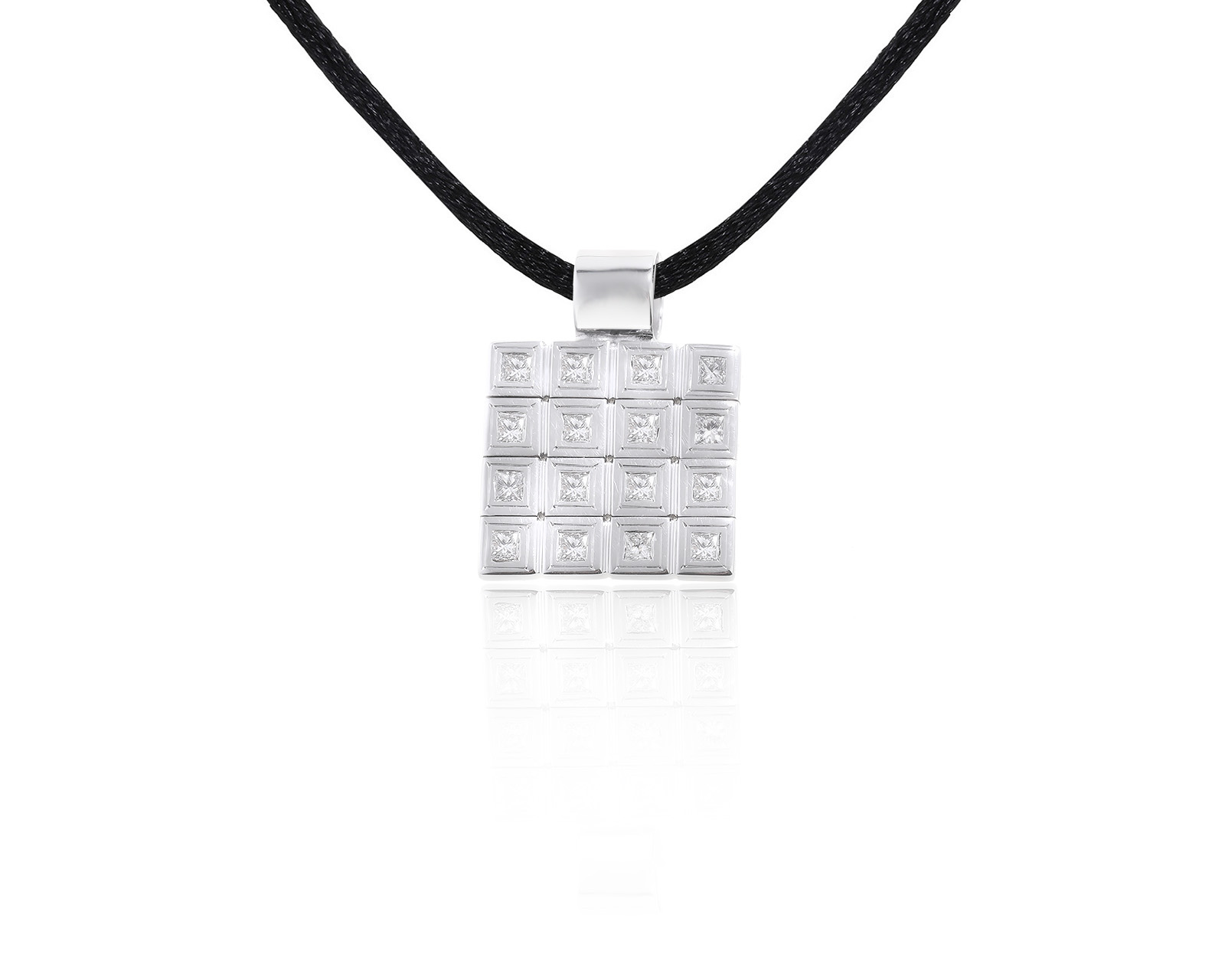 Достойный золотой кулон с бриллиантами 1.04ct 080223/2