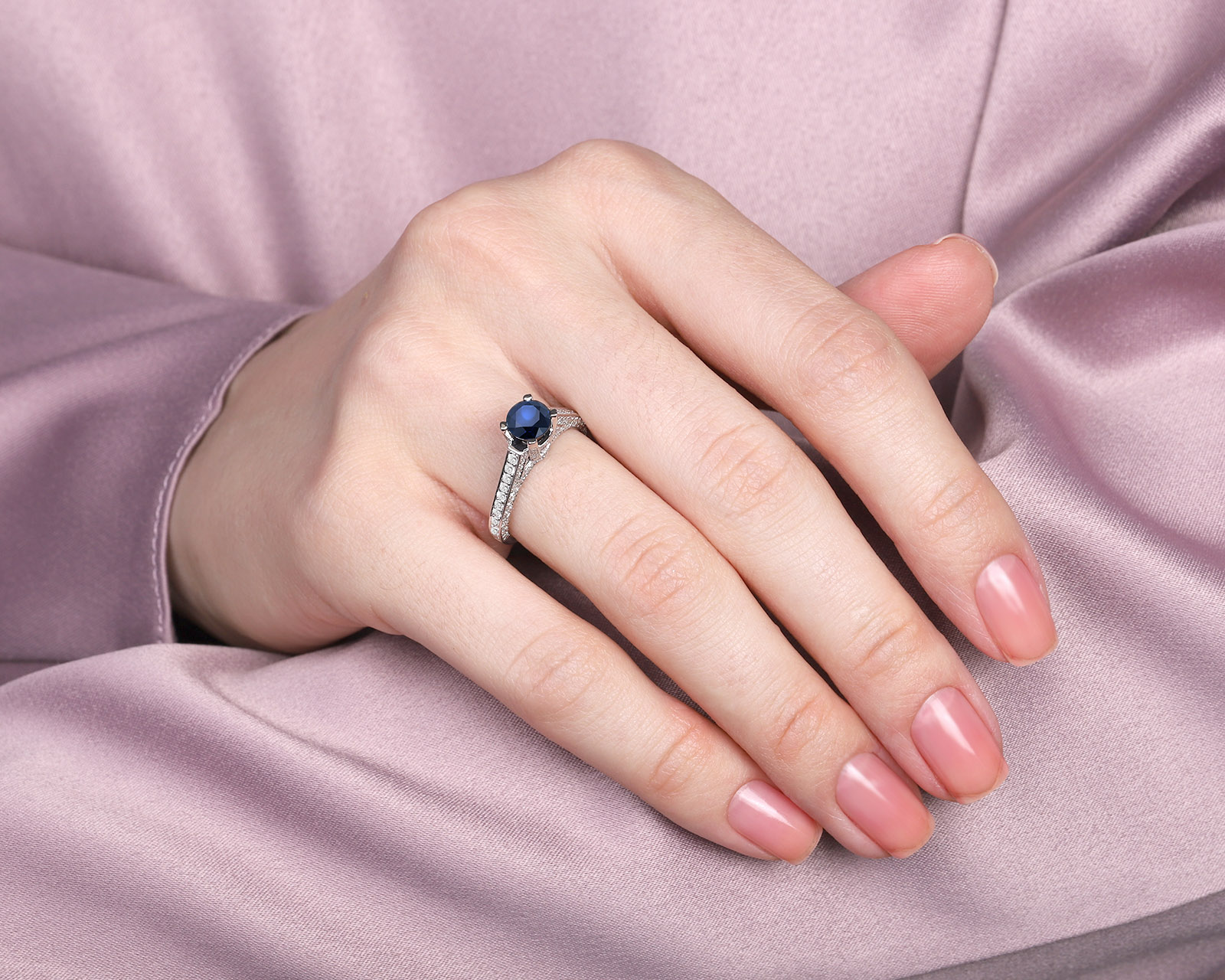 Золотое кольцо с сапфиром 1.17ct и бриллиантами 0.84ct