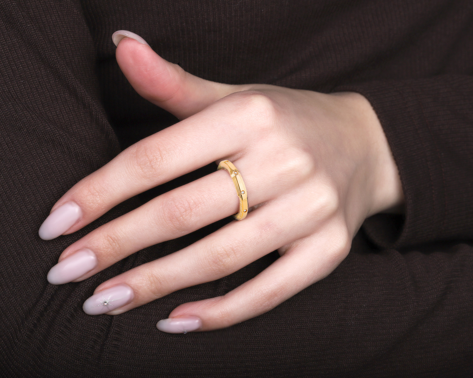 Оригинальное золотое кольцо с бриллиантами 0.05ct BIBIGI