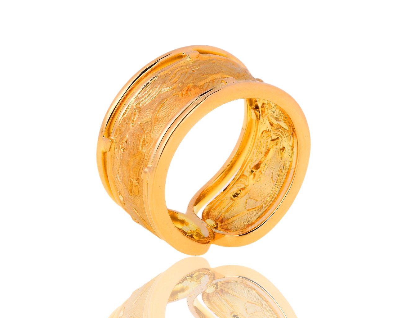 Прекрасное золотое кольцо Carrera y Carrera Rondo
