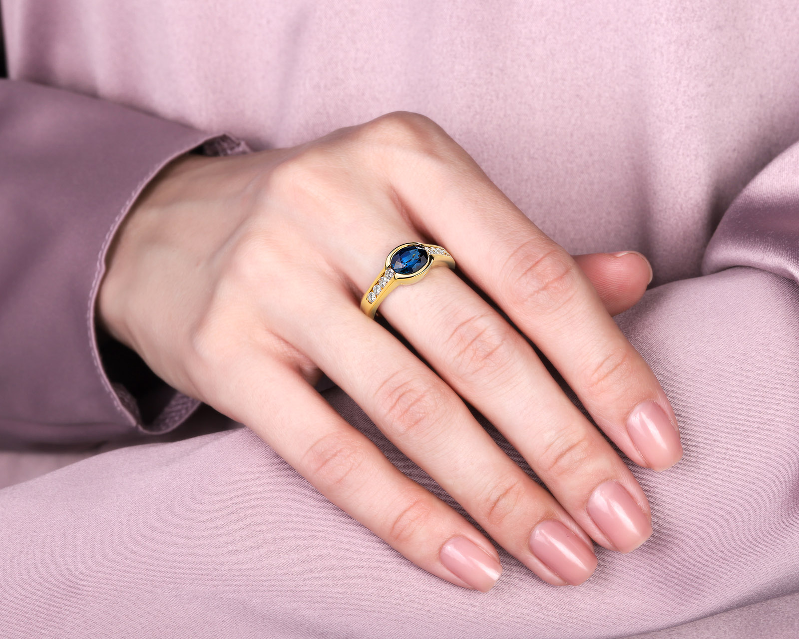 Золотое кольцо с сапфиром 1.58ct и бриллиантами 0.40ct